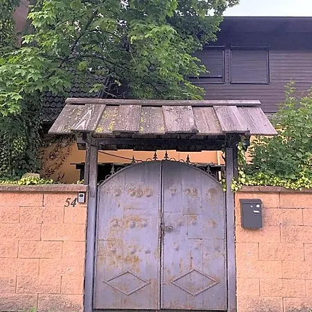 Unique Wooden Отель